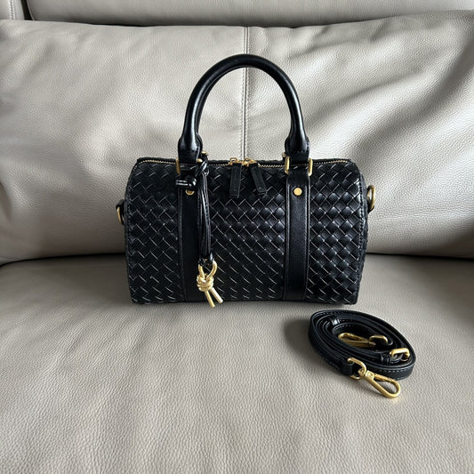 编织牛皮波士顿枕头包2024秋冬新款手工时尚通勤单肩斜挎包手提包