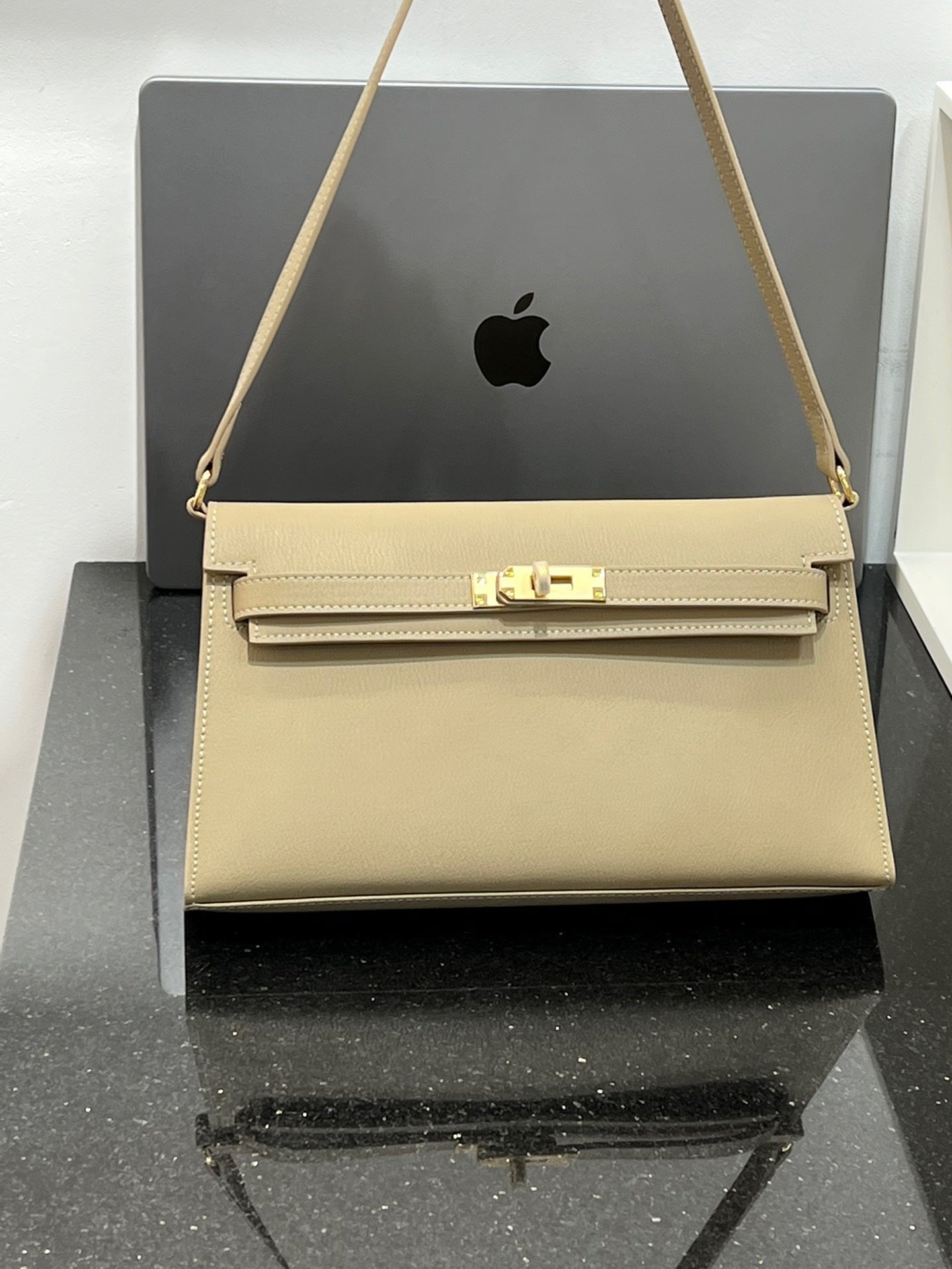 真皮牛皮凯莉包包女百搭单肩腋下包高级感2024新款复古手提法棍包