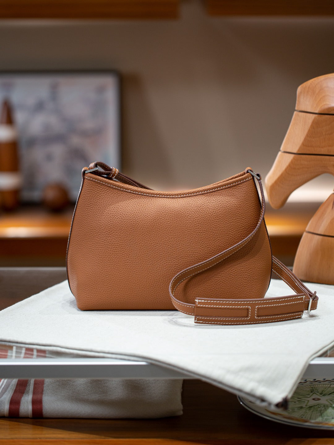 潮牌2025复古真皮包小众设计简约百搭单肩包头层牛皮气质斜挎女包