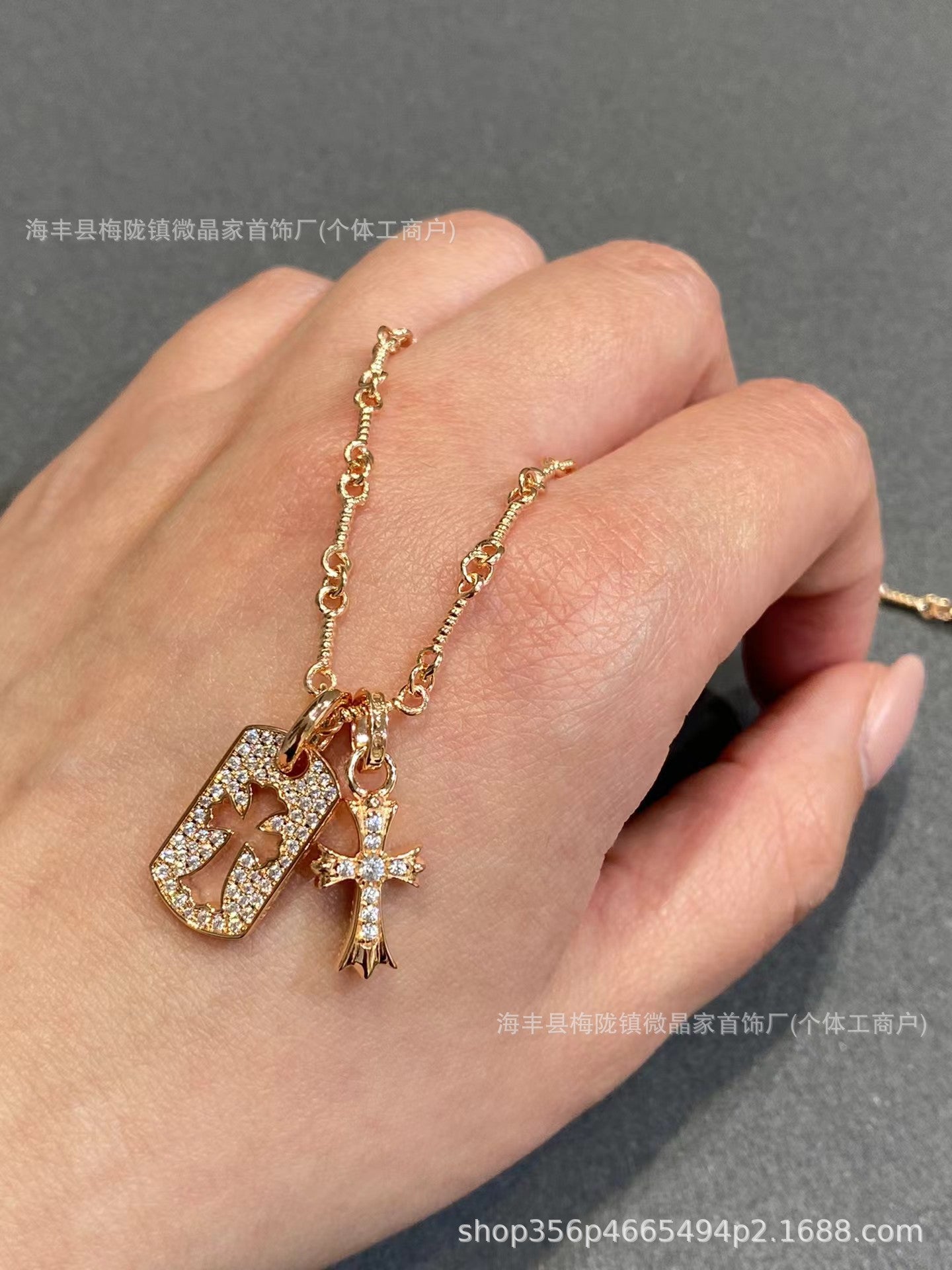 克罗鈊高版本十字架项链V金不掉色网红同款辣妹风精工CNC厂家直销