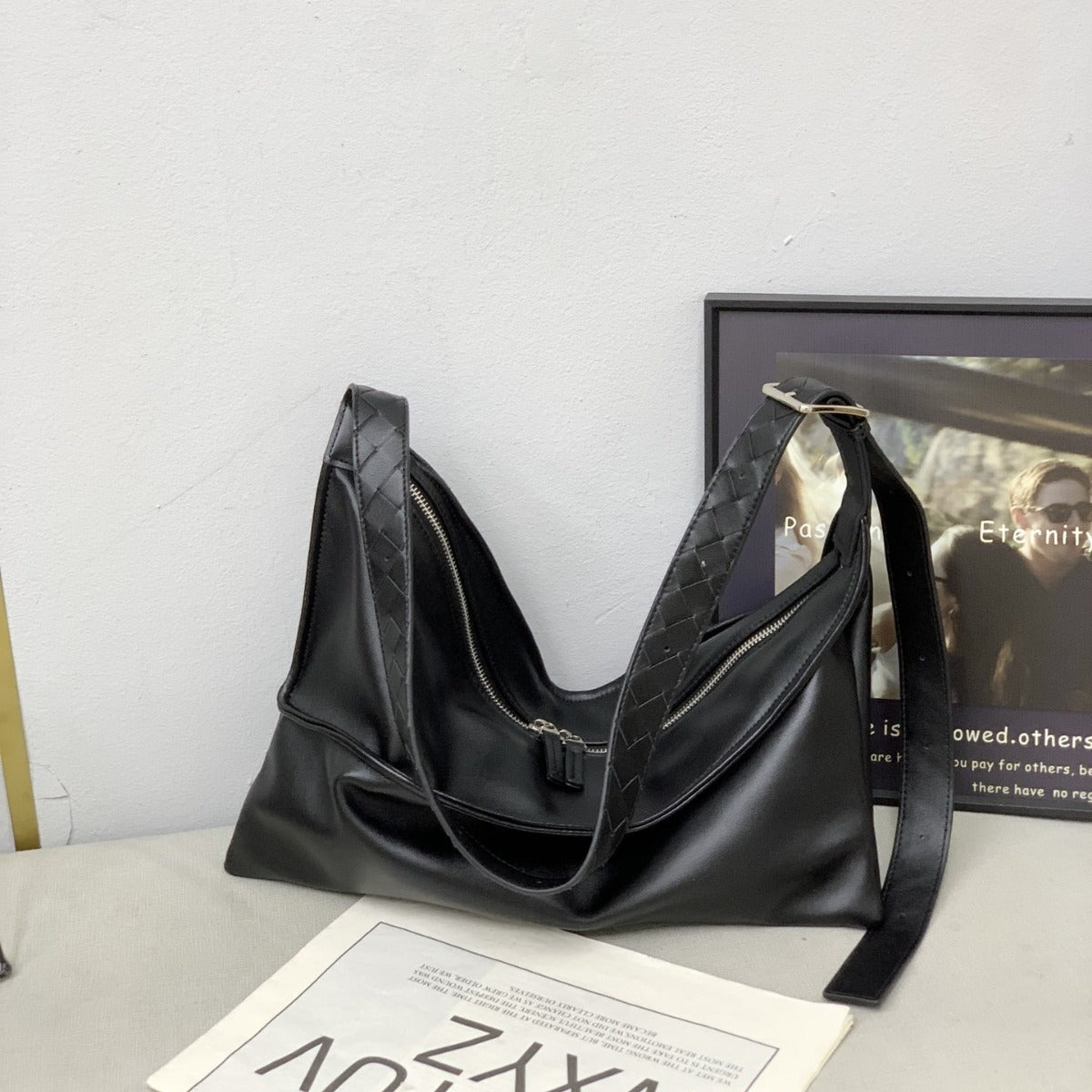 2024新款油蜡皮方盒包宽肩带单肩斜挎休闲包包大号扭结包百搭气质