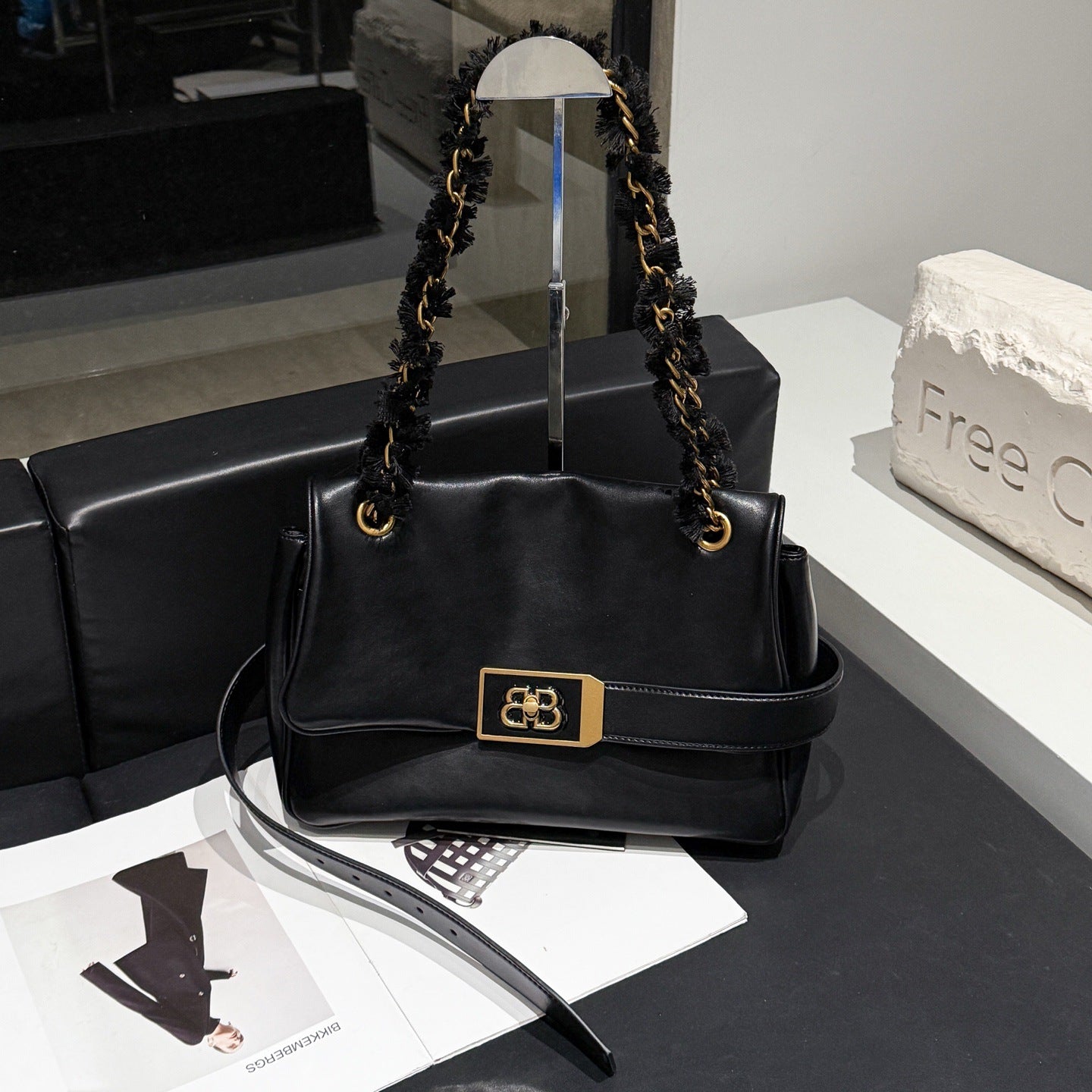 包包女2025新款上班通勤包B家魔都包黑色链条包大容量斜挎包真皮