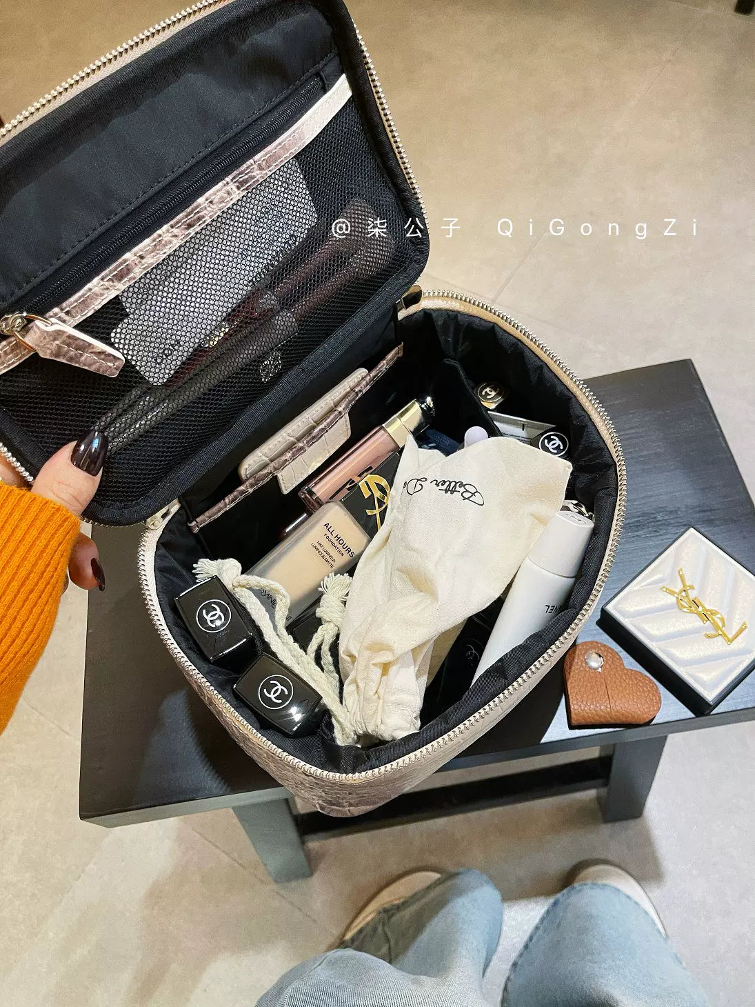 高级感喜玛拉雅鳄鱼纹化妆包女手提饭盒洗漱包拉链收纳包出差旅行