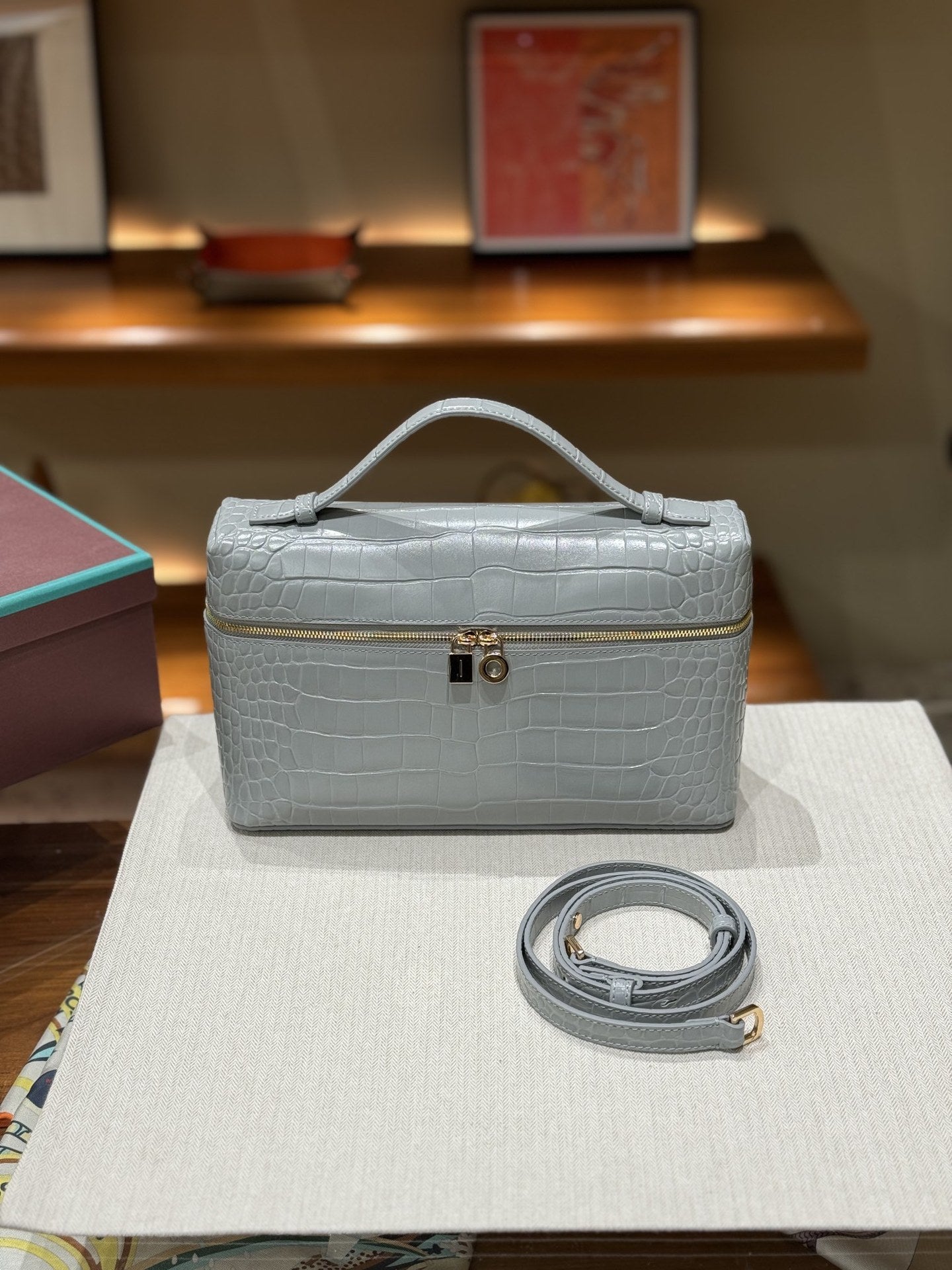 头层牛皮LP27饭盒包女高级感鳄鱼纹手提凯莉包2025新款单肩化妆包