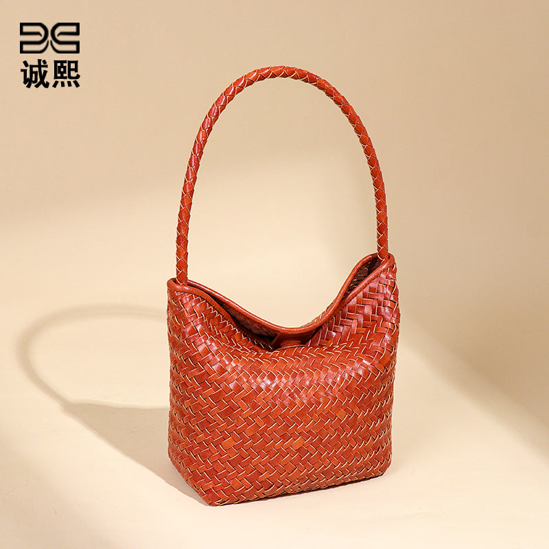 夏季海边度假慵懒风单肩女包休闲百搭手提水桶包小众菜篮子腋下包