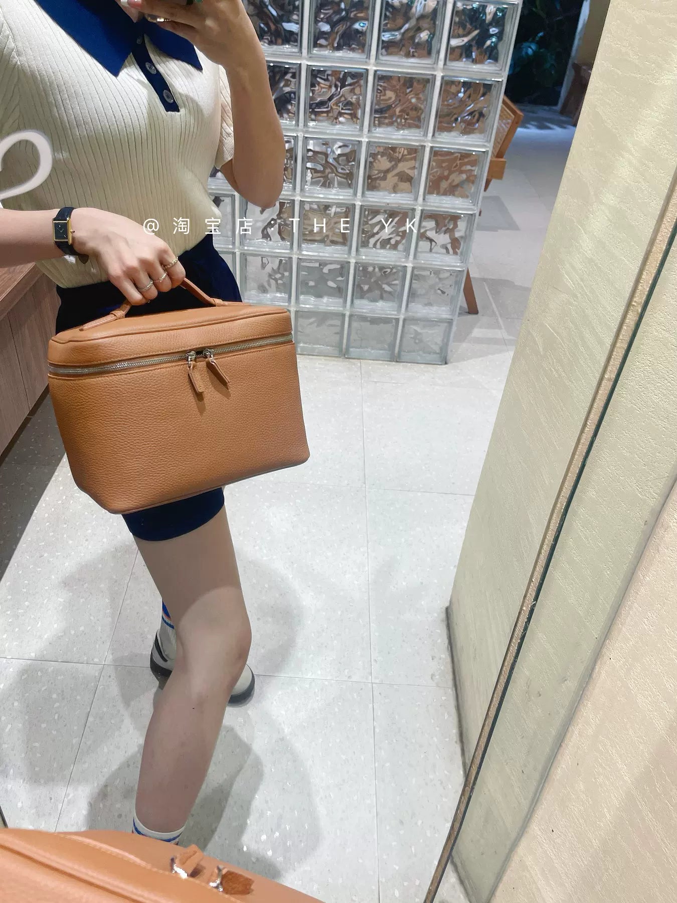 头层牛皮化妆包大容量便携式时尚真皮防水洗漱包护肤品收纳包出差