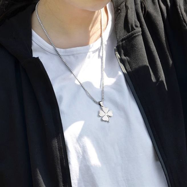四叶草项链钛钢不掉色男女2024新款轻奢小众春夏百搭配饰品毛衣链