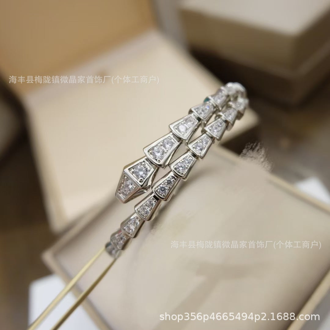 高版本宝家满钻蛇形手镯高版弹簧蛇骨手镯V金CNC工艺工厂直销