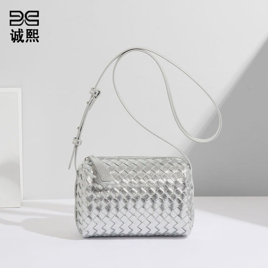 源头工厂直销包包女轻奢风高级质感单肩斜挎编织小方包银色枕头包
