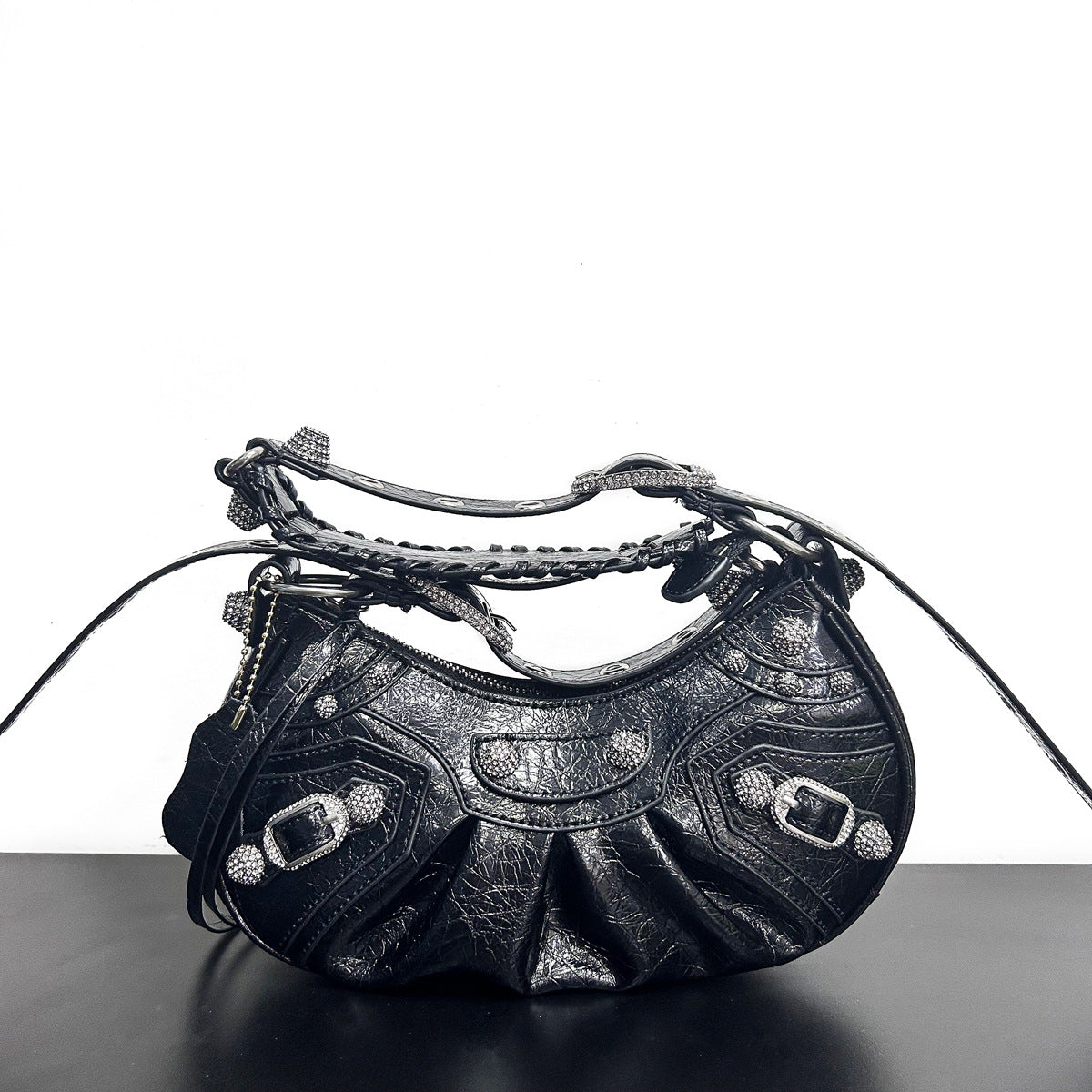 真皮包包女2023新款单肩轻奢月牙包法式腋下包甜酷辣妹机车包个性