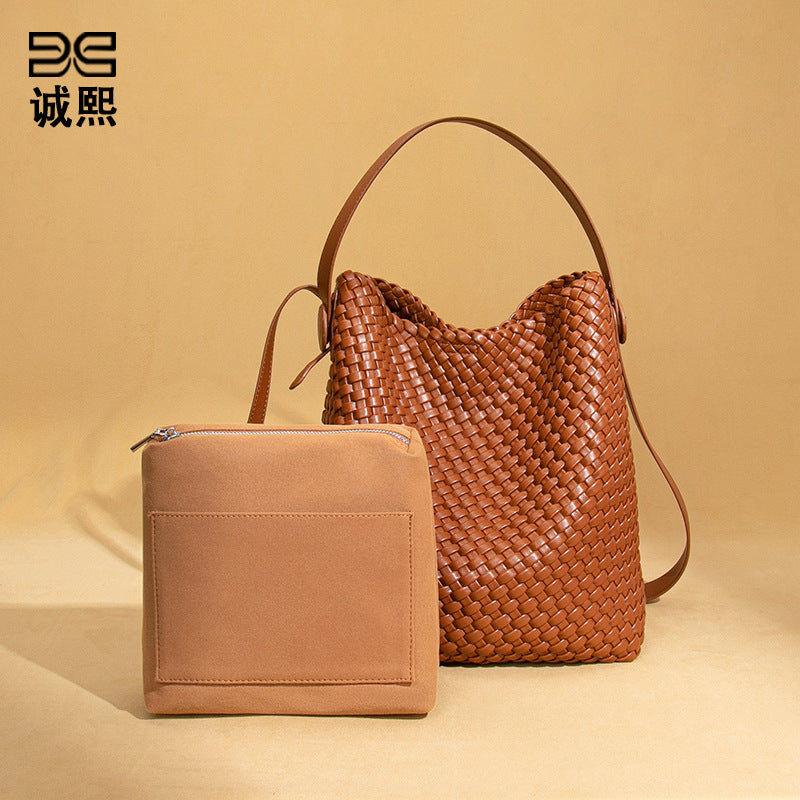 外贸复古大容量水桶包真皮单肩腋下时尚编织女包高级感手提子母包