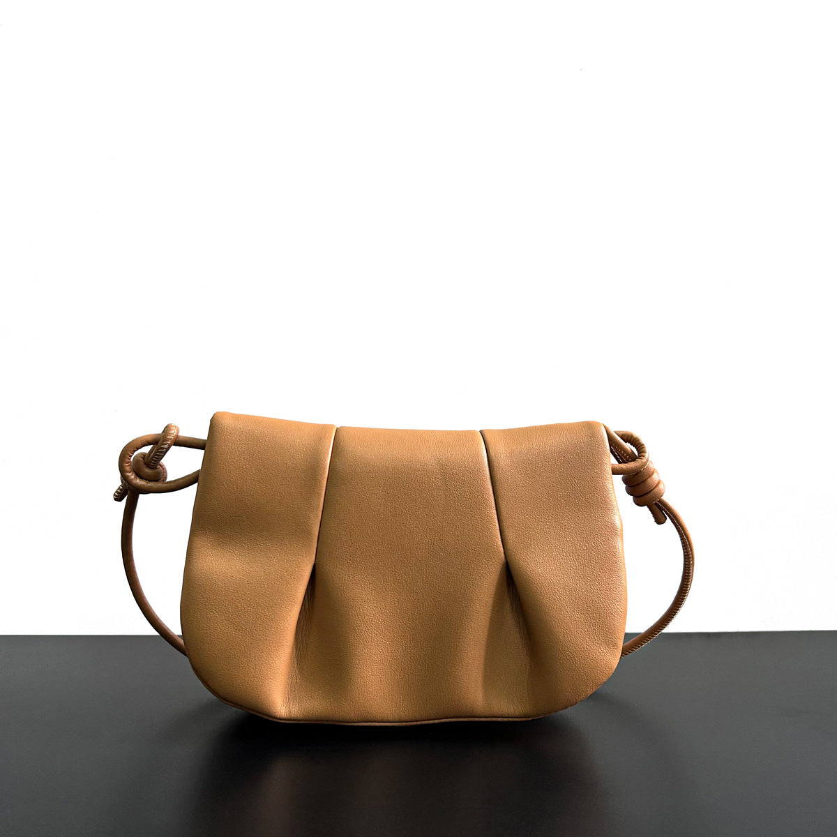 真皮绳结褶皱云朵包女高级感百搭腋下包包秋冬新款单肩斜挎枕头包