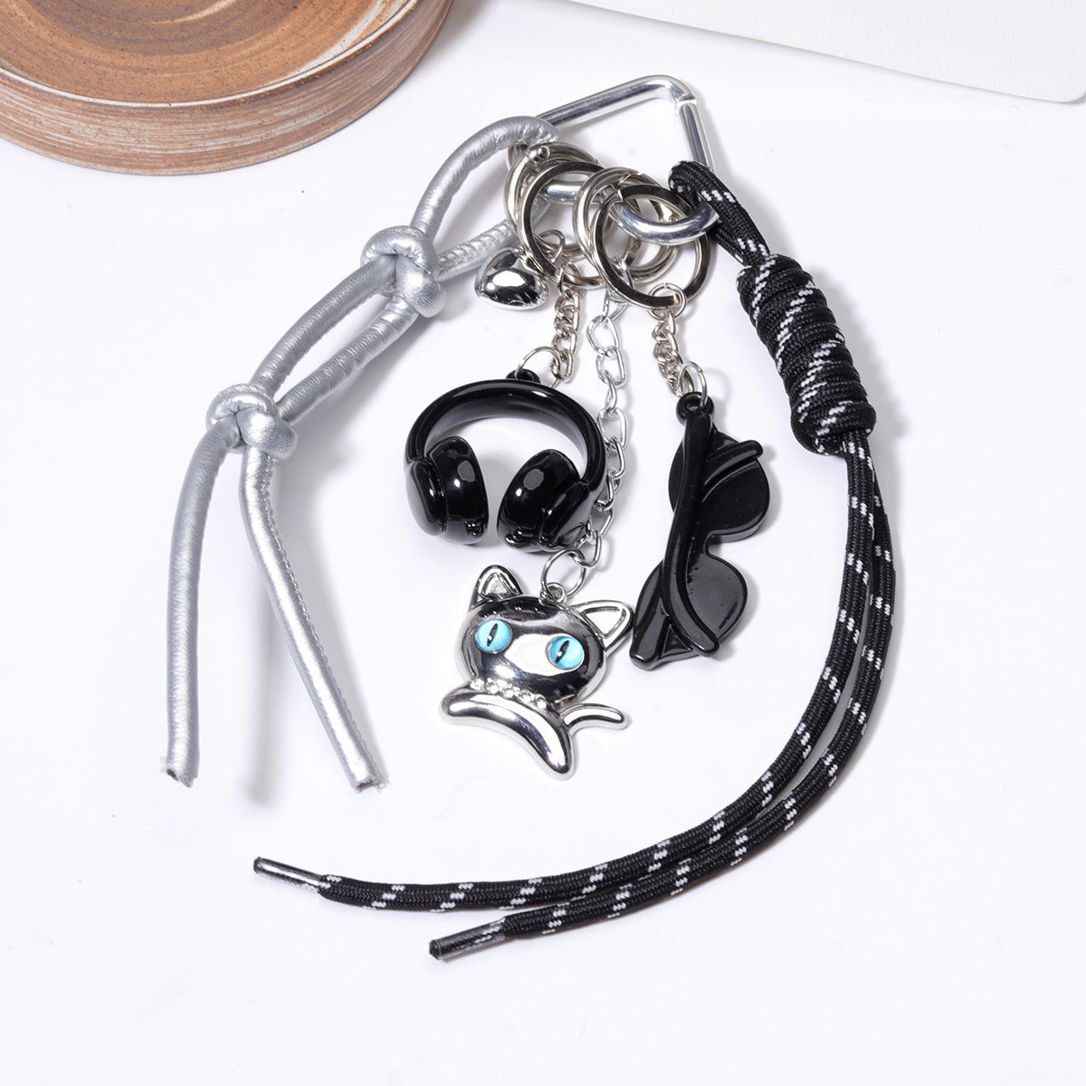 大量现货miu系包包挂件手机链挂绳装饰品带小提溜可挂萌粒盲盒娃