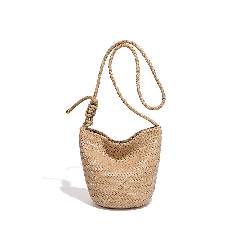 2025新款复古潮流单肩腋下包大容量斜跨水桶包质感手工编织包包女