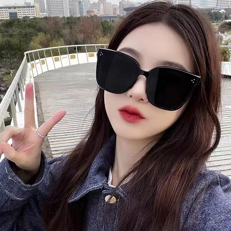 2025年时尚gm墨镜女网红出街拍照显脸小出街遮阳太阳眼镜百搭显瘦