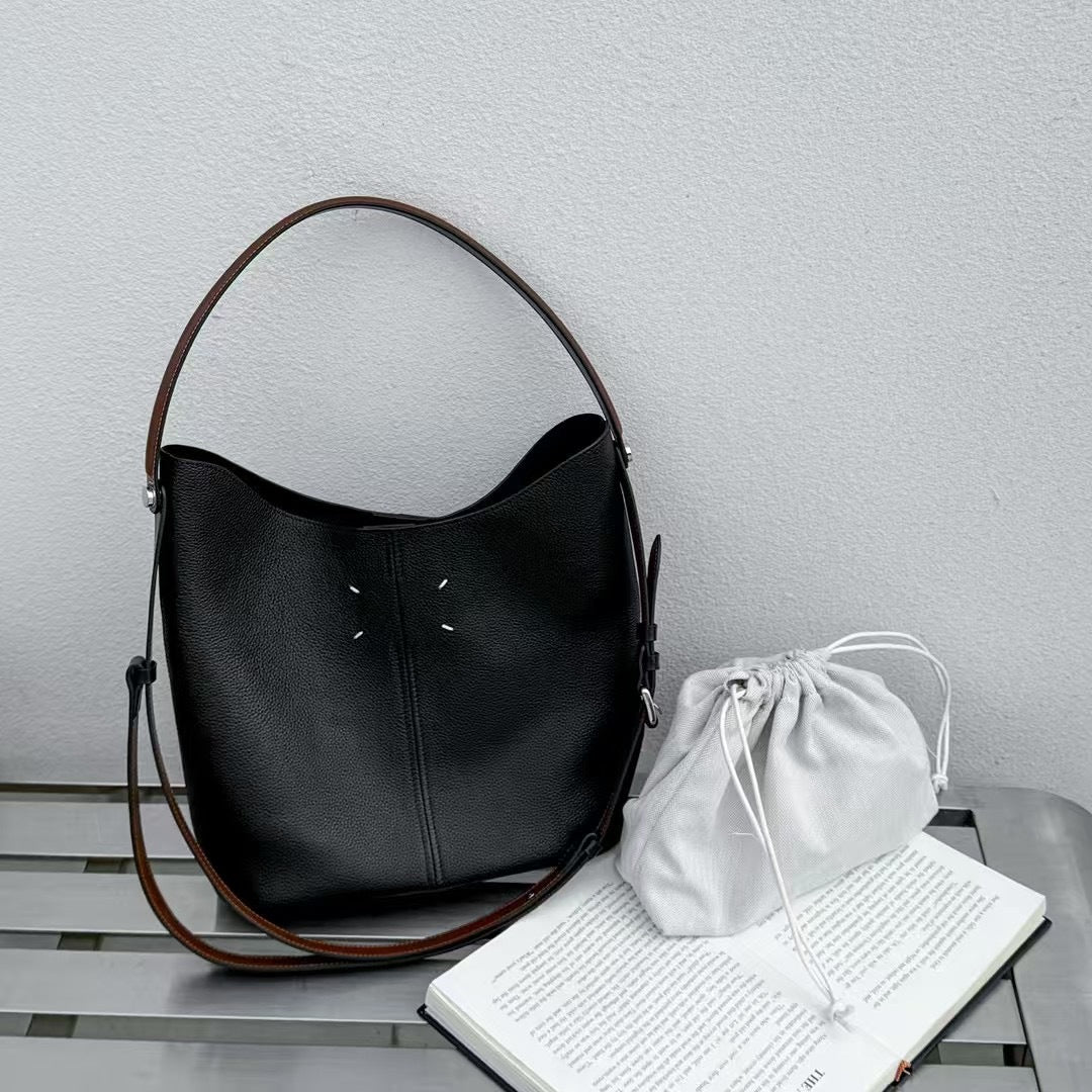 2025新款白色水桶包女斜挎头层真牛皮单肩大容量斜挎托特通勤包