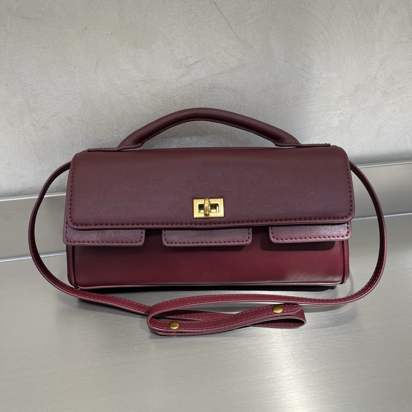 小众真皮包包 25春夏新款 里外头层小牛皮 可肩背手拎 容量可观