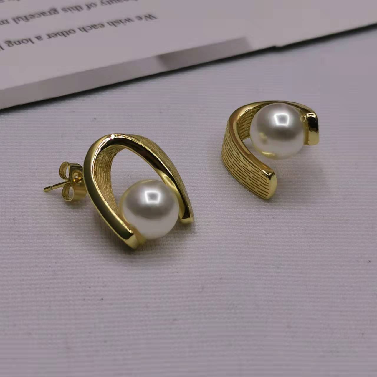 赛家21新款不规则曲面珍珠耳钉女高级感气质法式几何弧形耳环