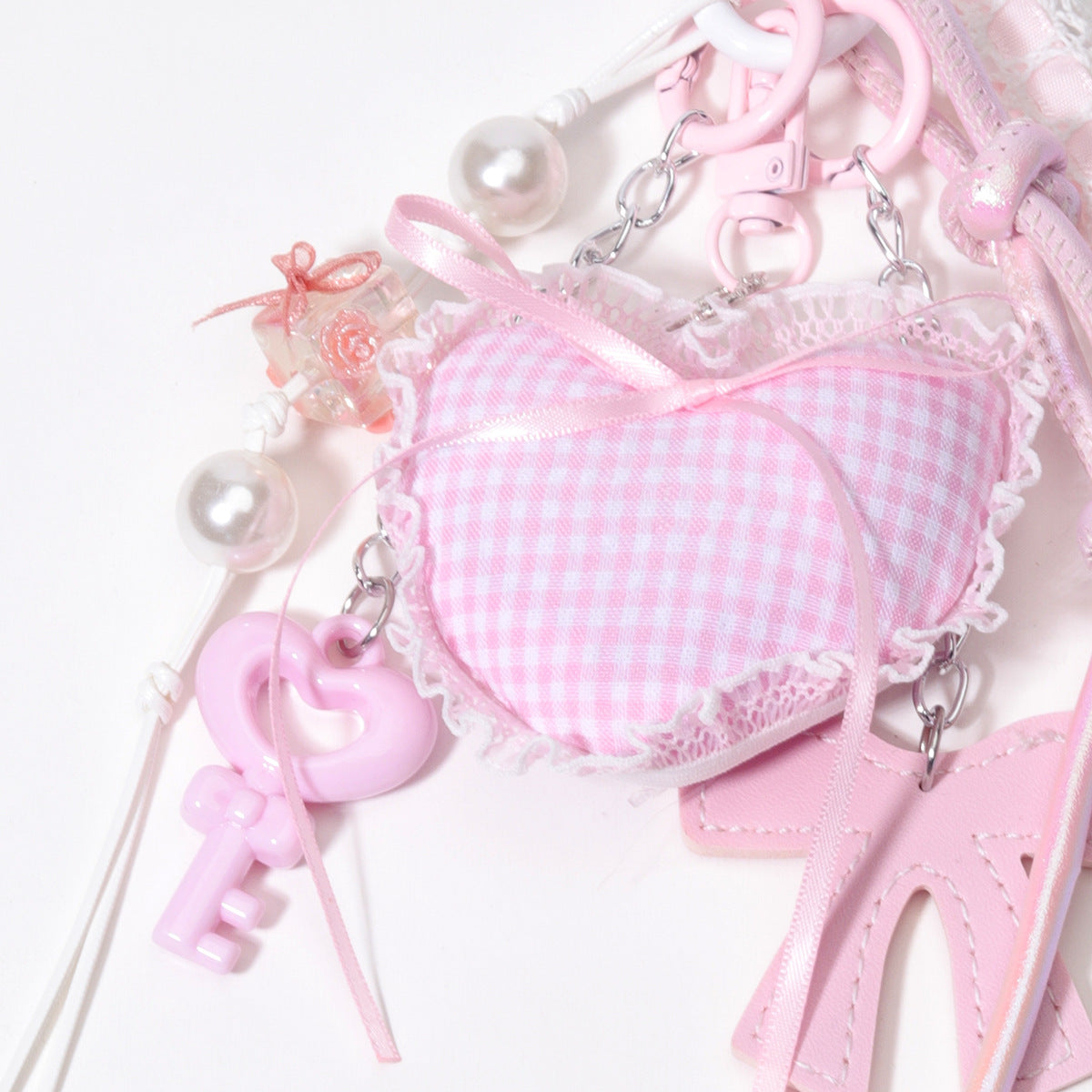 粉色甜美花边爱心PU皮革蝴蝶结串珠包挂钥匙链钥匙扣包包挂件现货