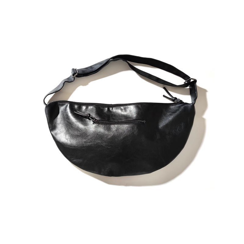 男士潮流单肩包个性休闲斜挎包大容量饺子包韩版时尚背包PU皮包酷