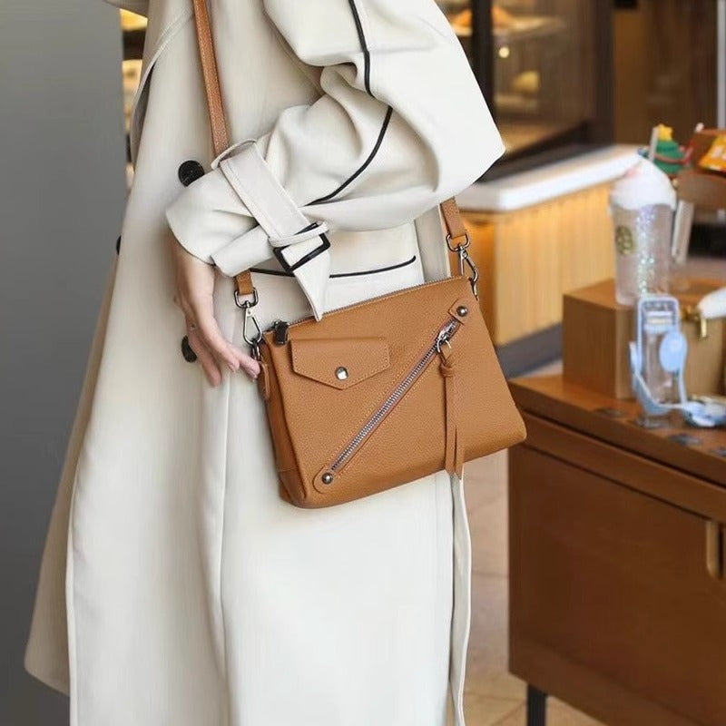 潮牌机车风格斜挎包女百搭大容量单肩小方包包黑色真皮厂无痕代发