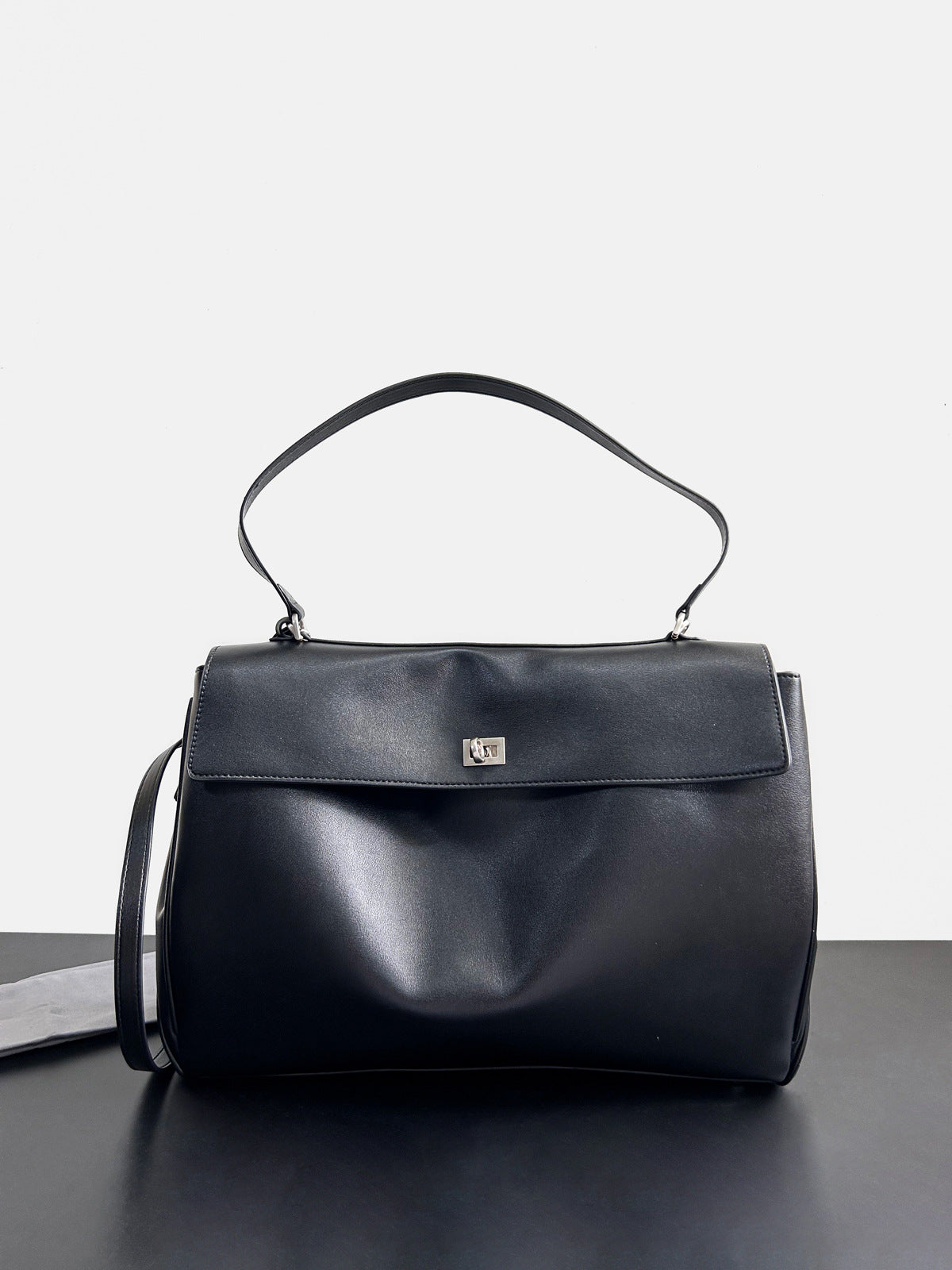 大气时尚锁扣牛皮女包2024新款链条轻便质感洋气真皮软皮斜挎包包