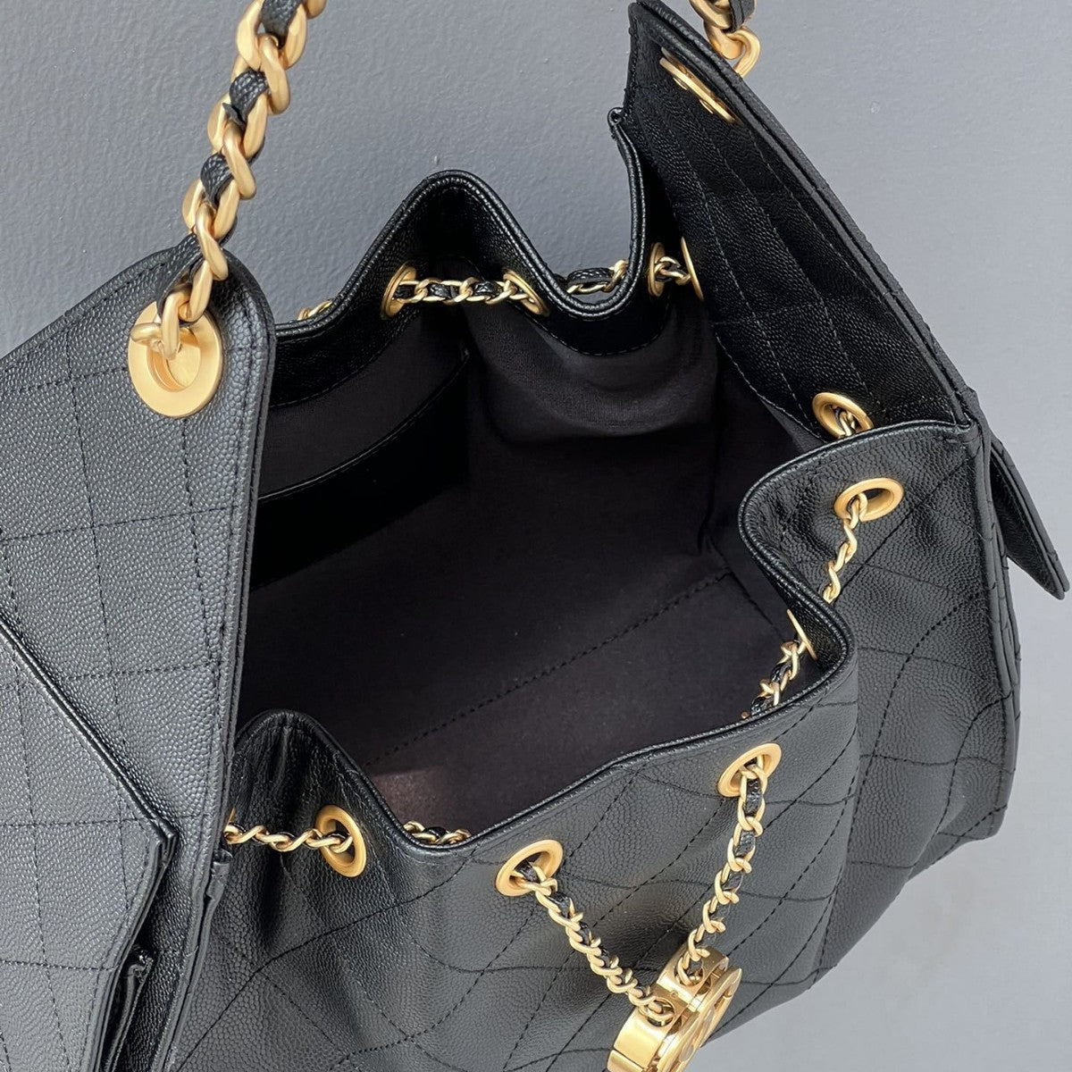 新款球纹头层牛皮油蜡牛皮嬉皮包水桶包腋下包流浪包手提斜挎单肩