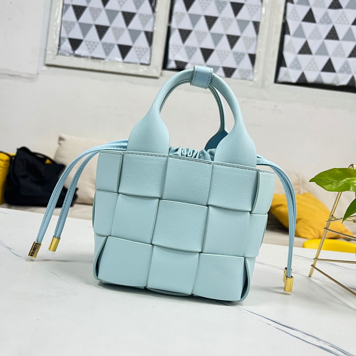 包包2022新款真皮女包编织牛皮单肩斜挎手提包手拎水桶简约时尚