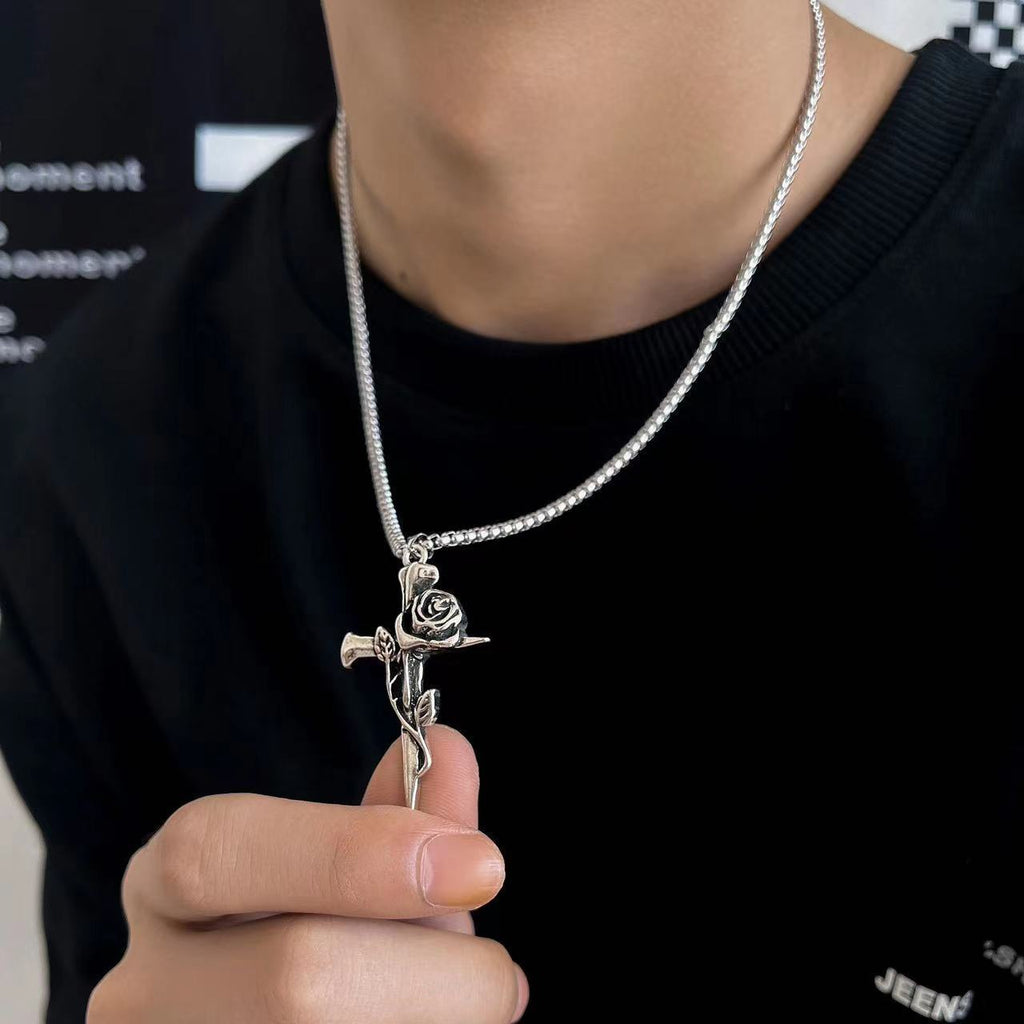 欧美高级感项链十字架钛钢项链男女不锈钢饰品吊坠搭卫衣毛衣项链