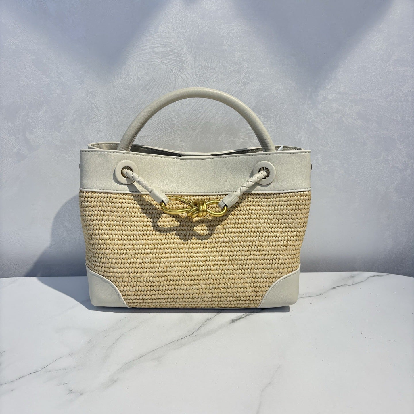 2025跨境新款包包彩虹草编单肩包包女休闲水桶包沙滩慵懒风女包