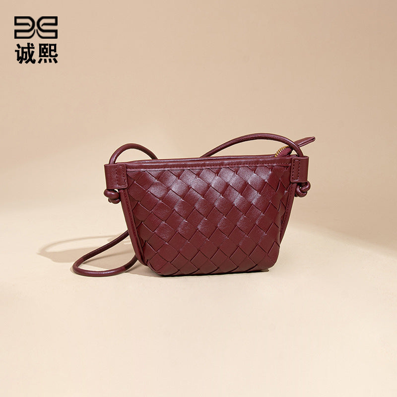 新款纯色百搭斜跨编织女包休闲创意零钱包小巧可爱mini复古饺子包