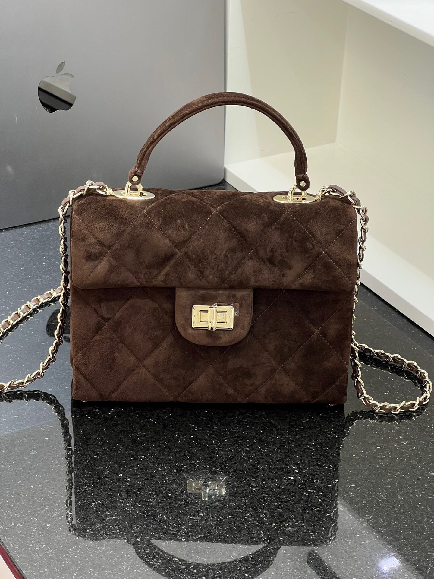 高级感磨砂麂皮菱格包包女新款大容量通勤单肩斜挎小方包红色小包