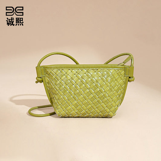 夏季新款马卡龙斜跨女包迷你可爱手工编织包休闲单肩菜篮子饺子包