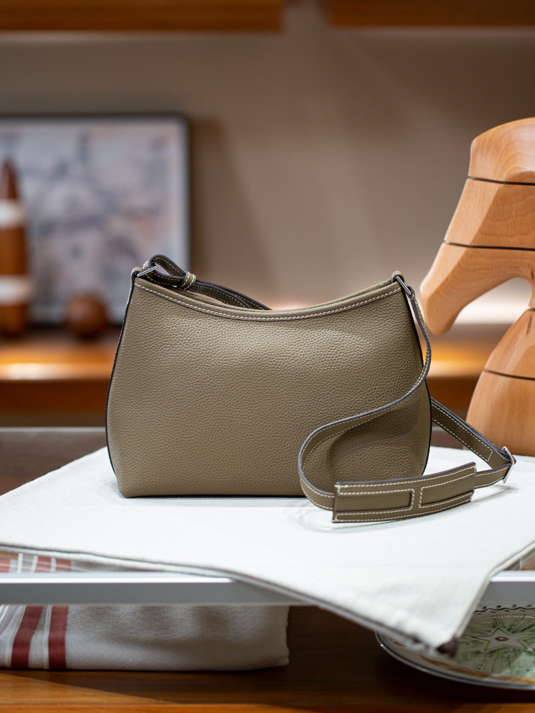 潮牌2025复古真皮包小众设计简约百搭单肩包头层牛皮气质斜挎女包