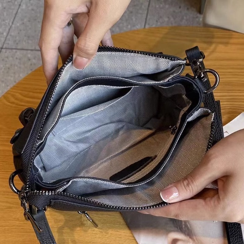 潮牌机车风格斜挎包女百搭大容量单肩小方包包黑色真皮厂无痕代发