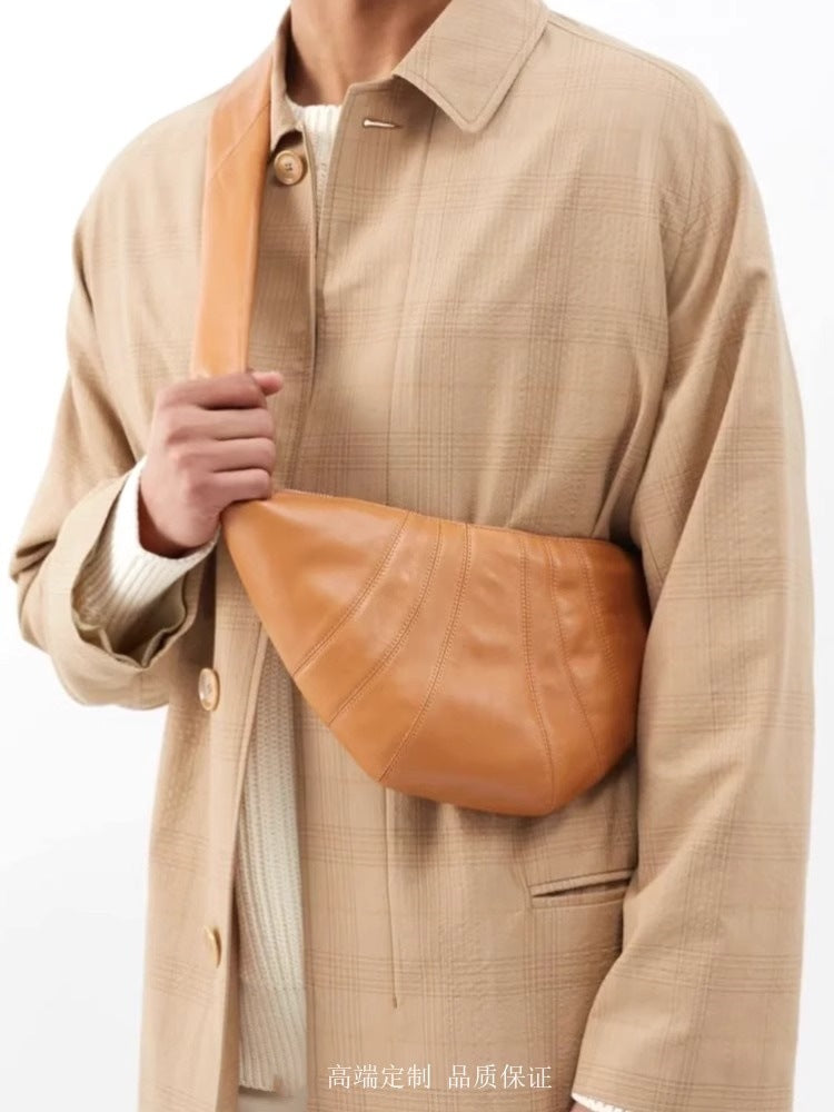 L家牛角包小众羊皮可颂包休闲饺子包真皮小号斜挎流浪胸包 批发