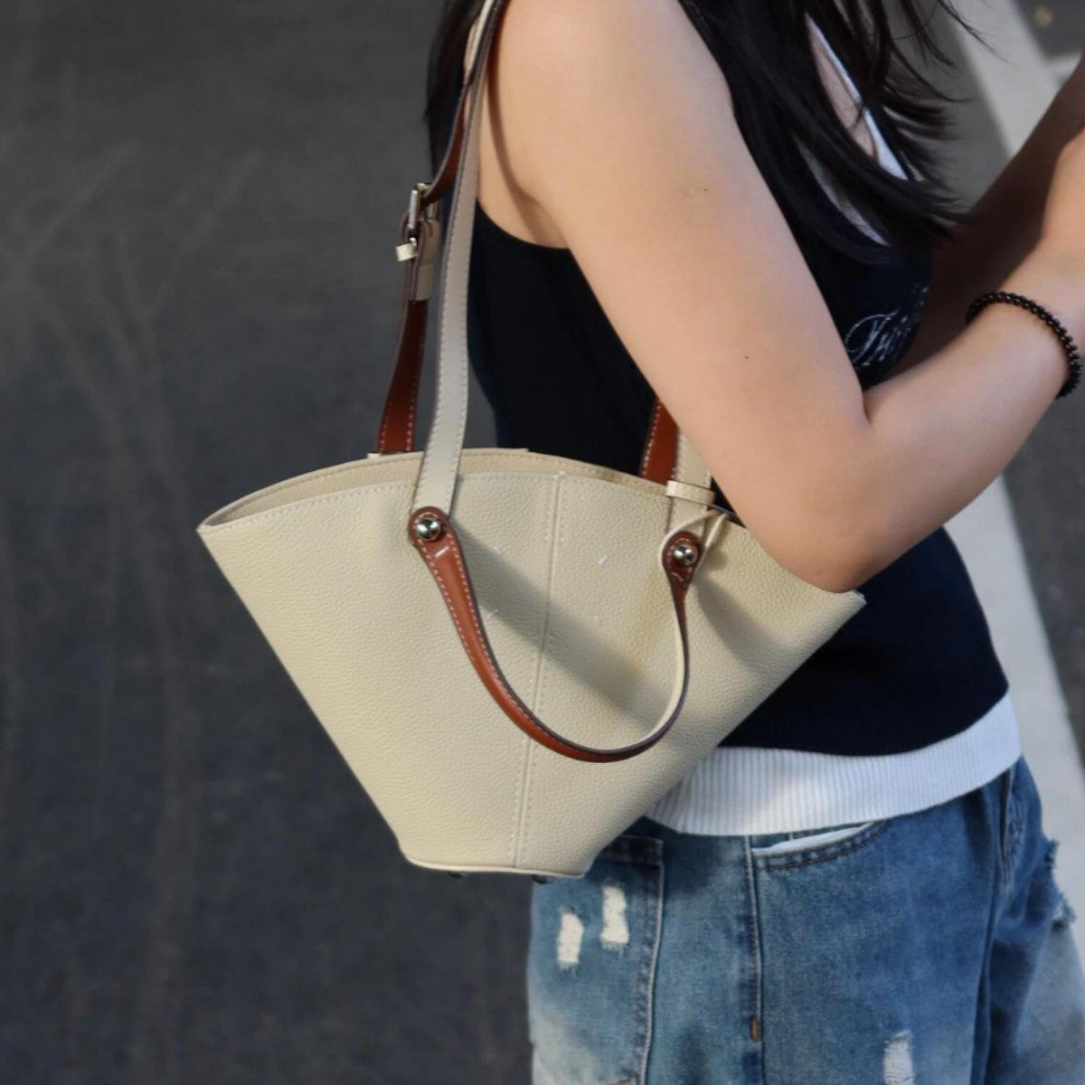 日韩ins简约休闲手提双肩包荔枝纹扇形菜篮子腋下包包一件代批发