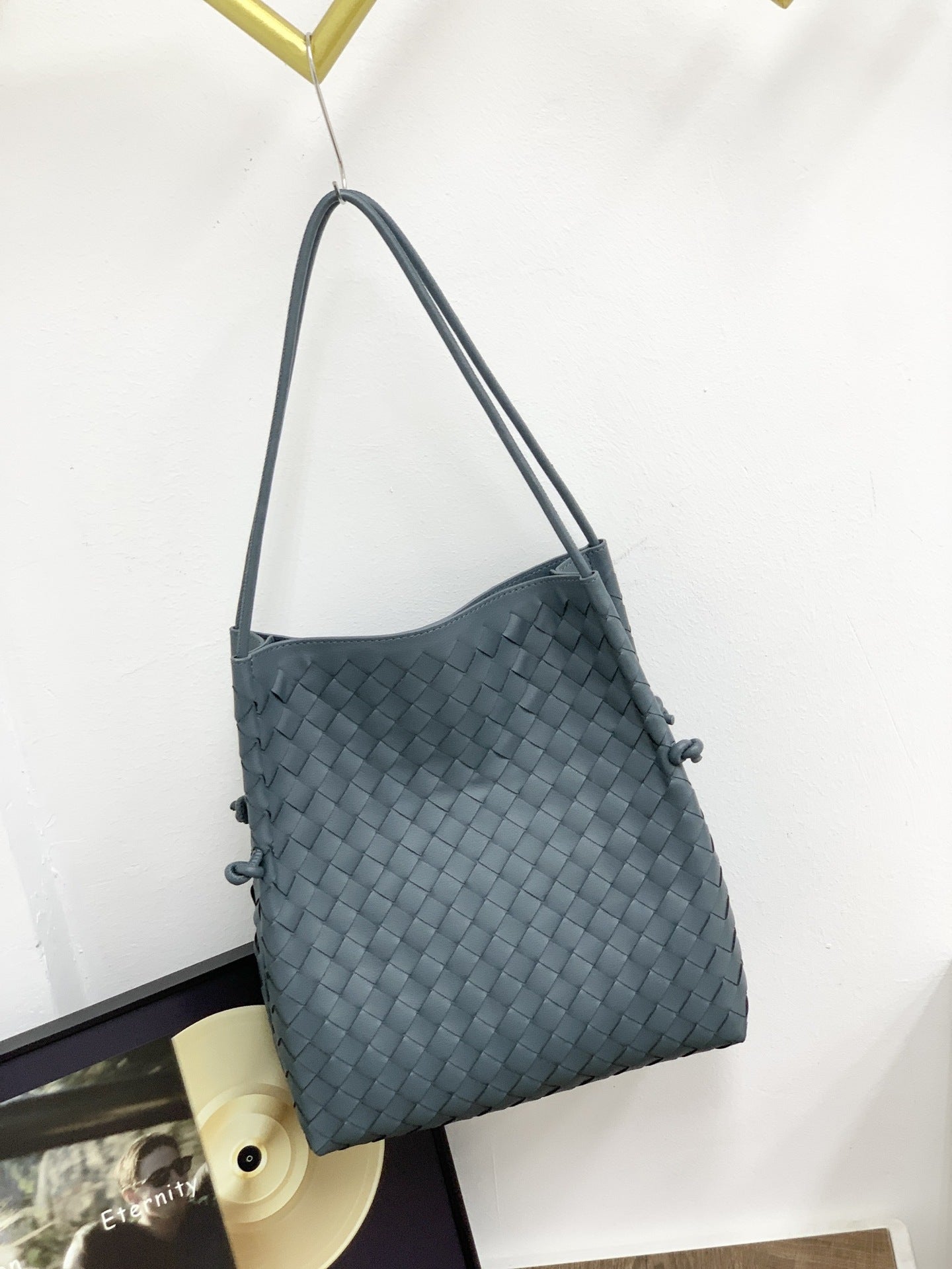 2024春夏季新款牛皮女包菜篮子编织大容量单肩斜挎手提包包编织女