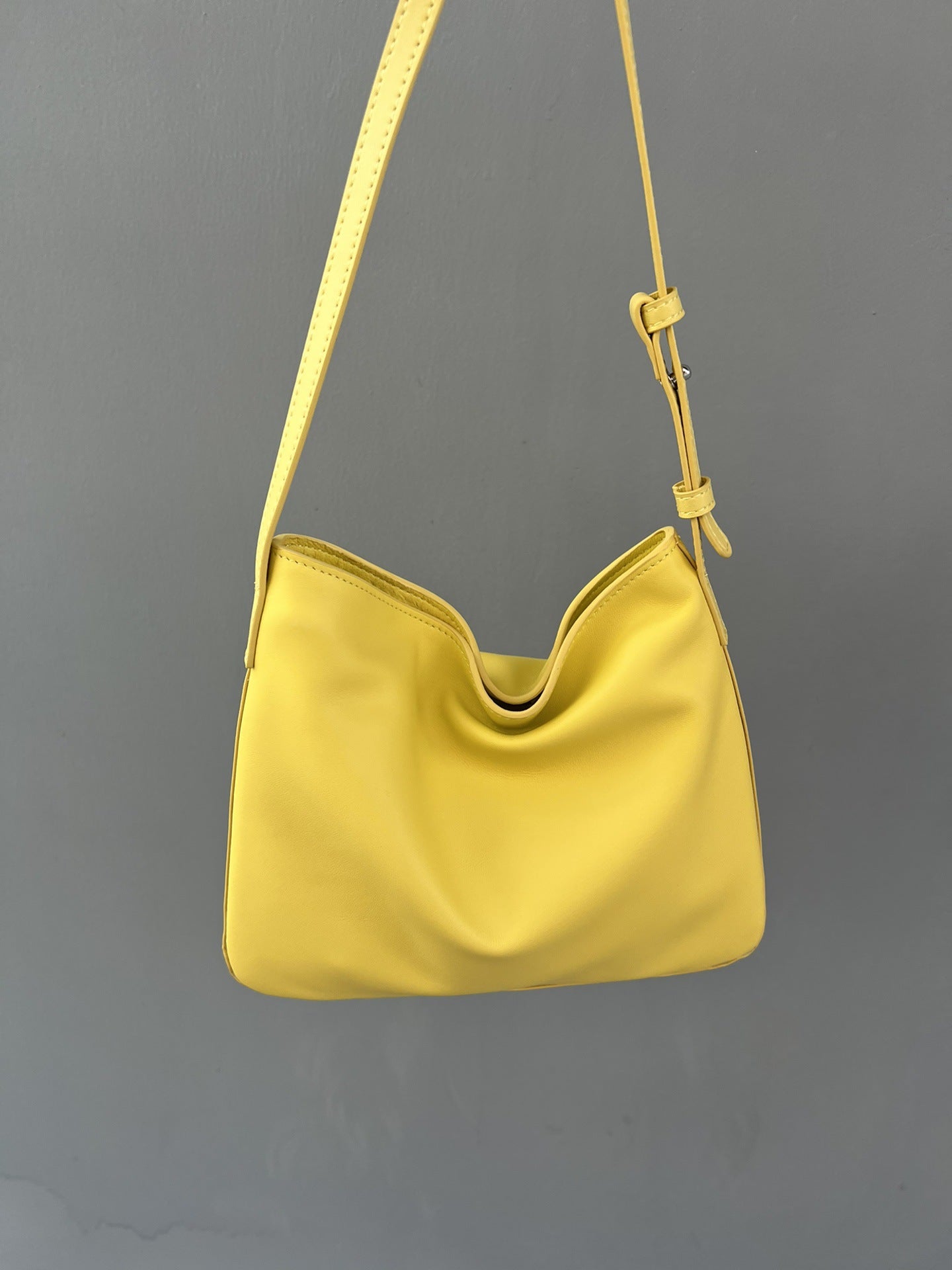 高级质感复古大容量包包女2025新款流行爆款斜挎包时尚单肩水桶包