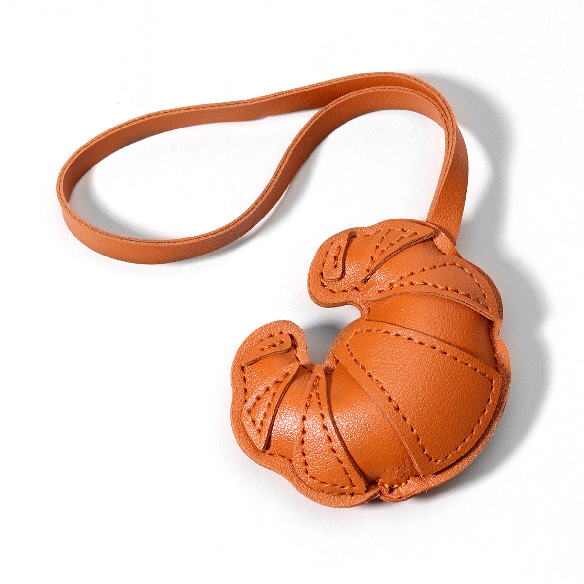 现货包挂miu系牛角包皮革小挂件包挂钥匙扣吊饰配件批发混批