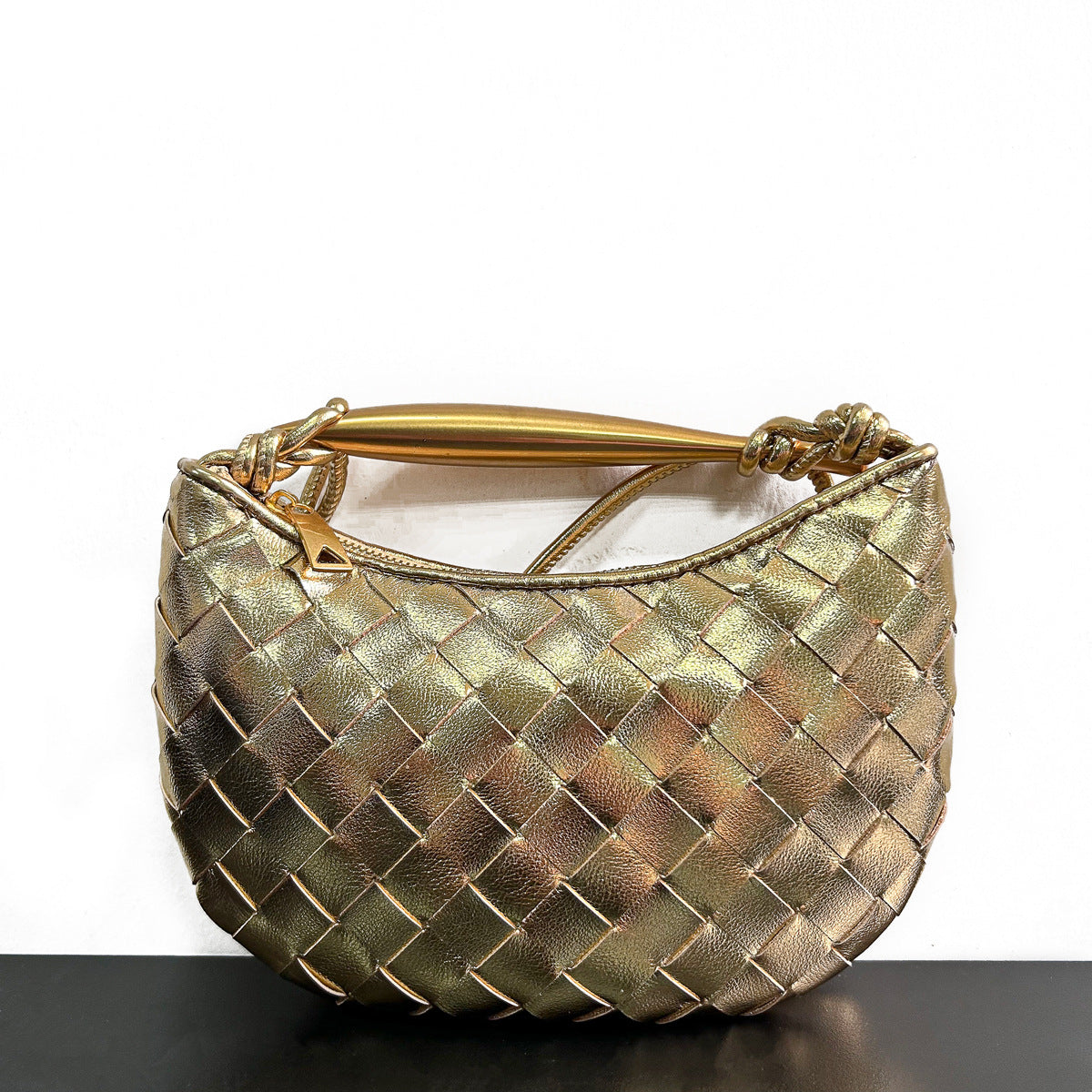 拉链款编织包包2023新款牛皮金属手柄月牙包单肩斜挎手提包时尚