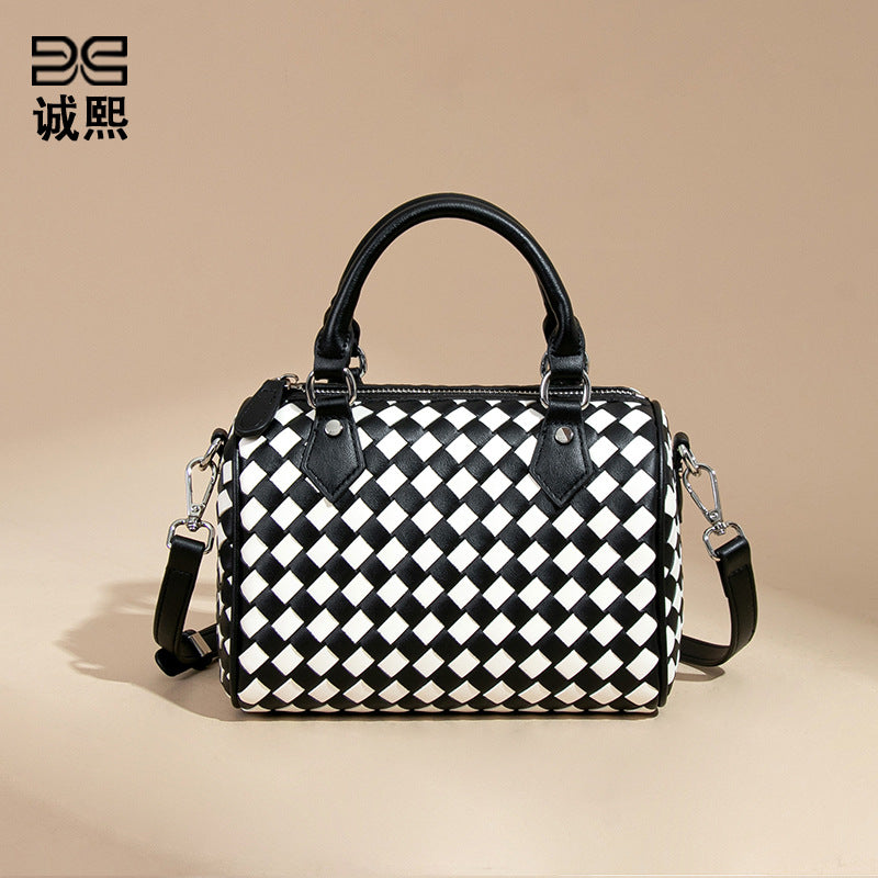 外贸新品棋盘格手提波士顿枕头包时尚手工编织女包休闲单肩斜跨包