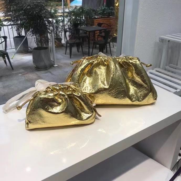 2020爆款跨境云朵包真皮女包纯色潮流单肩斜挎包饺子手拿包包女