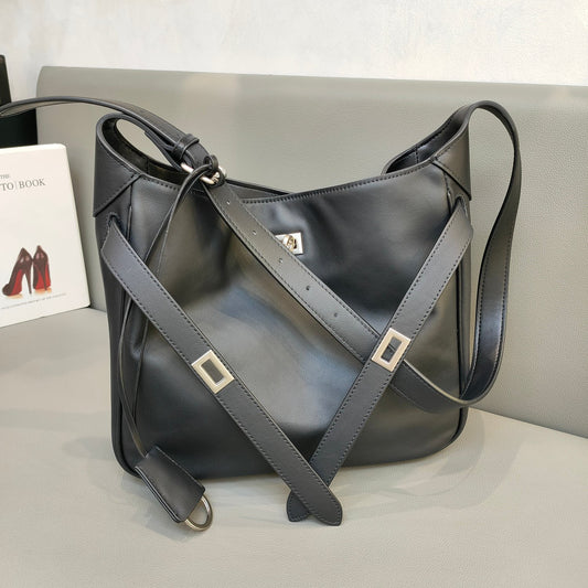 锁扣托特包水桶包头层牛皮大容量通勤单肩腋下斜挎高级感真皮女包