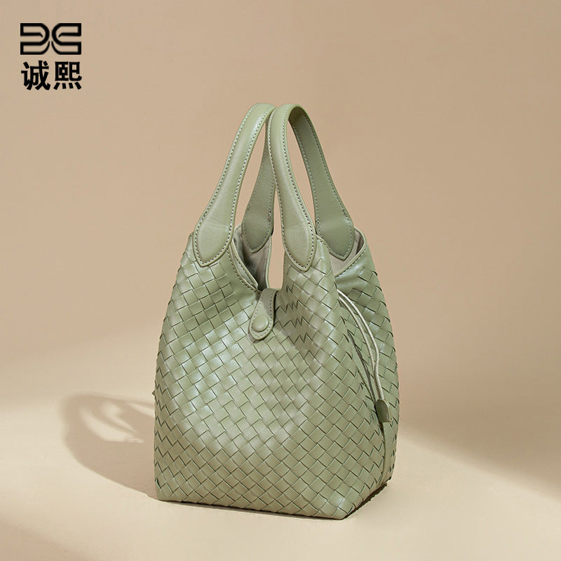 韩版纯色百搭菜篮子手提水桶包质感手工编织女包大容量单肩斜跨包