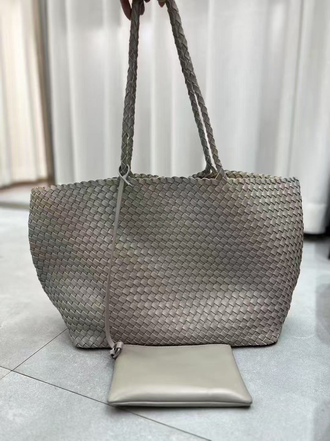 2025大容量马卡龙伴手礼女士手提包女士单肩包手工编织pvc菜篮子