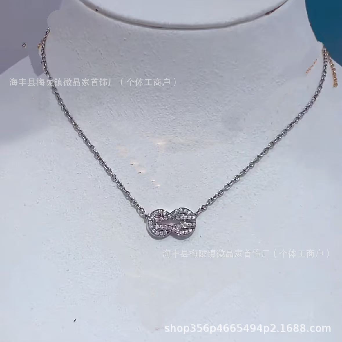 V金高版费雷德半钻8字扣项链小号8字马蹄扣手链不掉色厂家直销