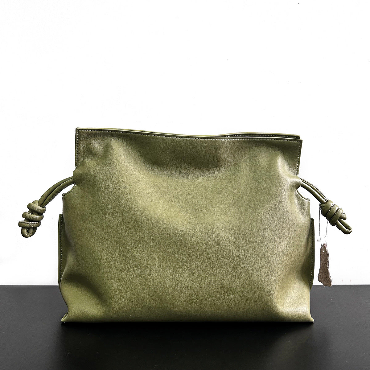 真皮单肩斜挎抽绳褶皱法式高级感牛皮大容量通勤包女软皮云朵包包