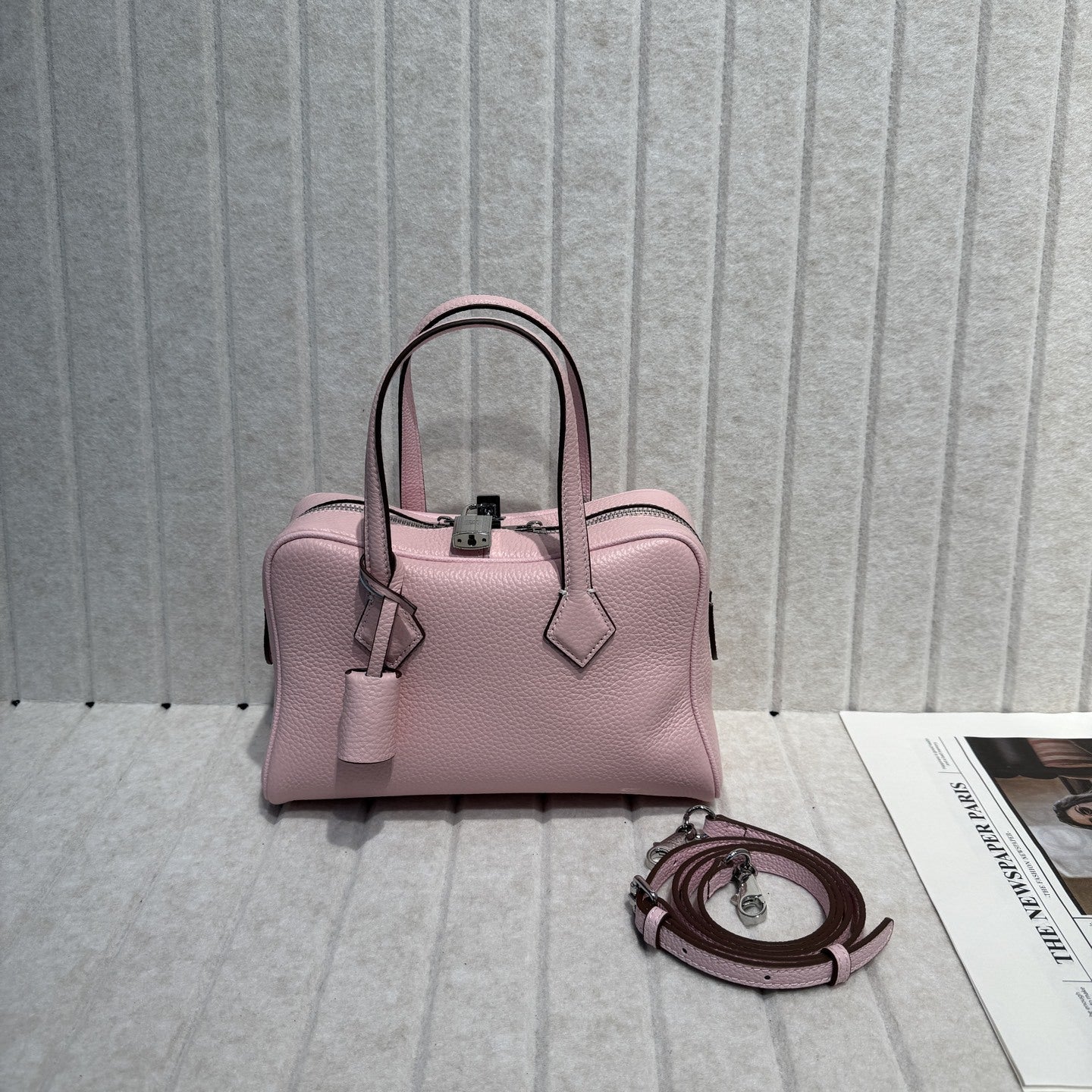 2025新款高端TC皮牛皮维多利亚真皮女包简约保龄球腋下包手提斜挎