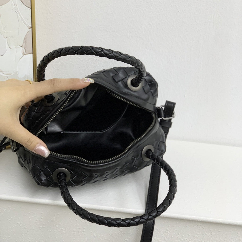 2024新款编织包包女小众高级酒红色手拎单肩斜挎小方包相机枕头包